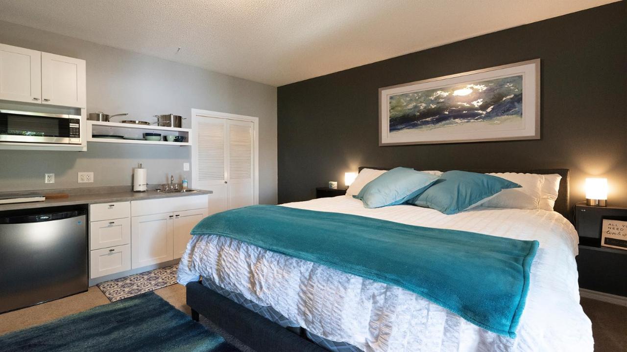 Willow - Lakeside Retreat